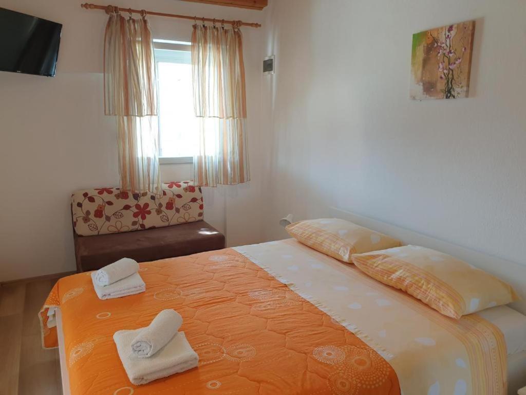 Apartments Hodanic Krk Town Buitenkant foto